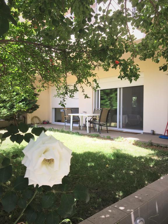Rose Garden Apartment Kalamata Exterior photo